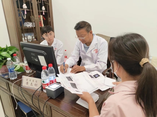 2023年9月26日在包头市九原区中蒙医院工作站出诊、带教